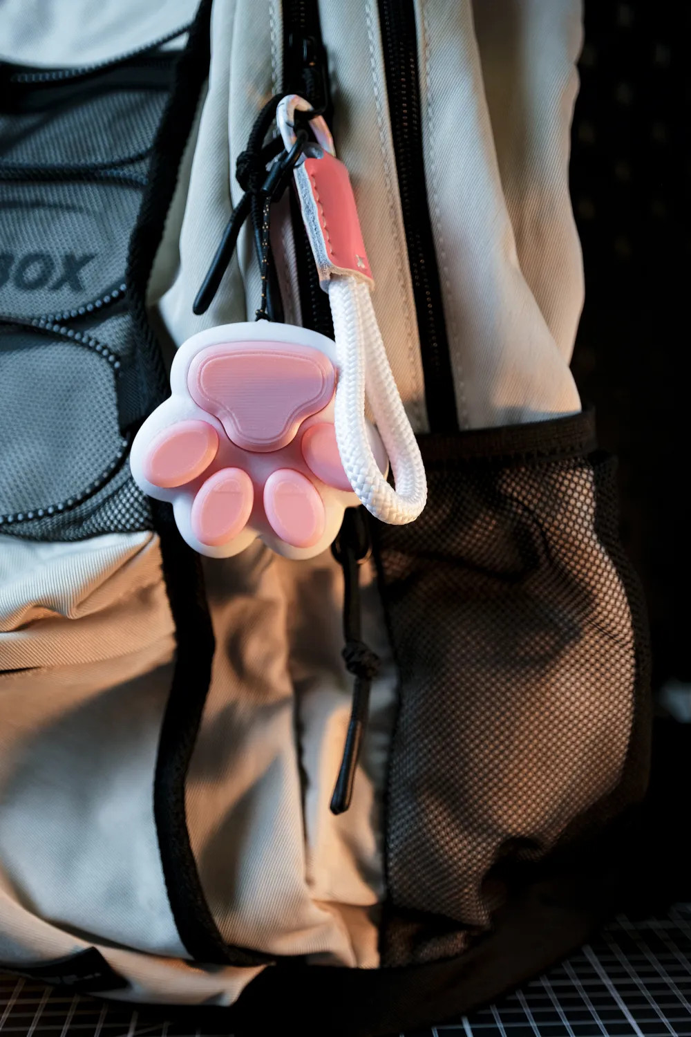 Cat Paw Fidget Clicker Keychain – Portable Stress Relief Click Toy