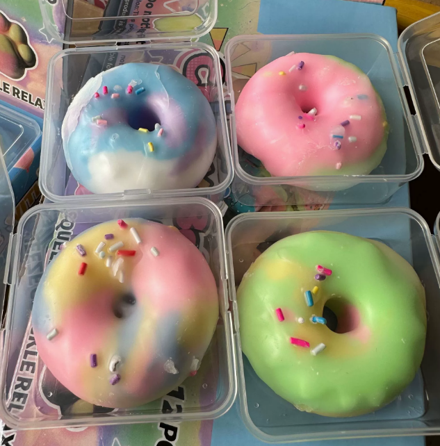 Doughnut-shaped stress-relieving hand-painted toy