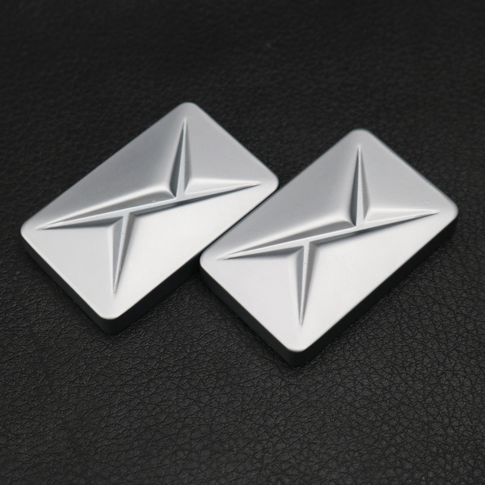 Metal-style poker card finger toy