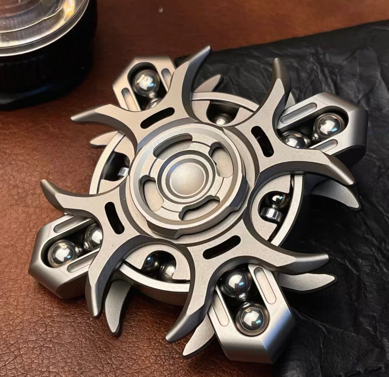 Alloy series deformable fingertip spinners