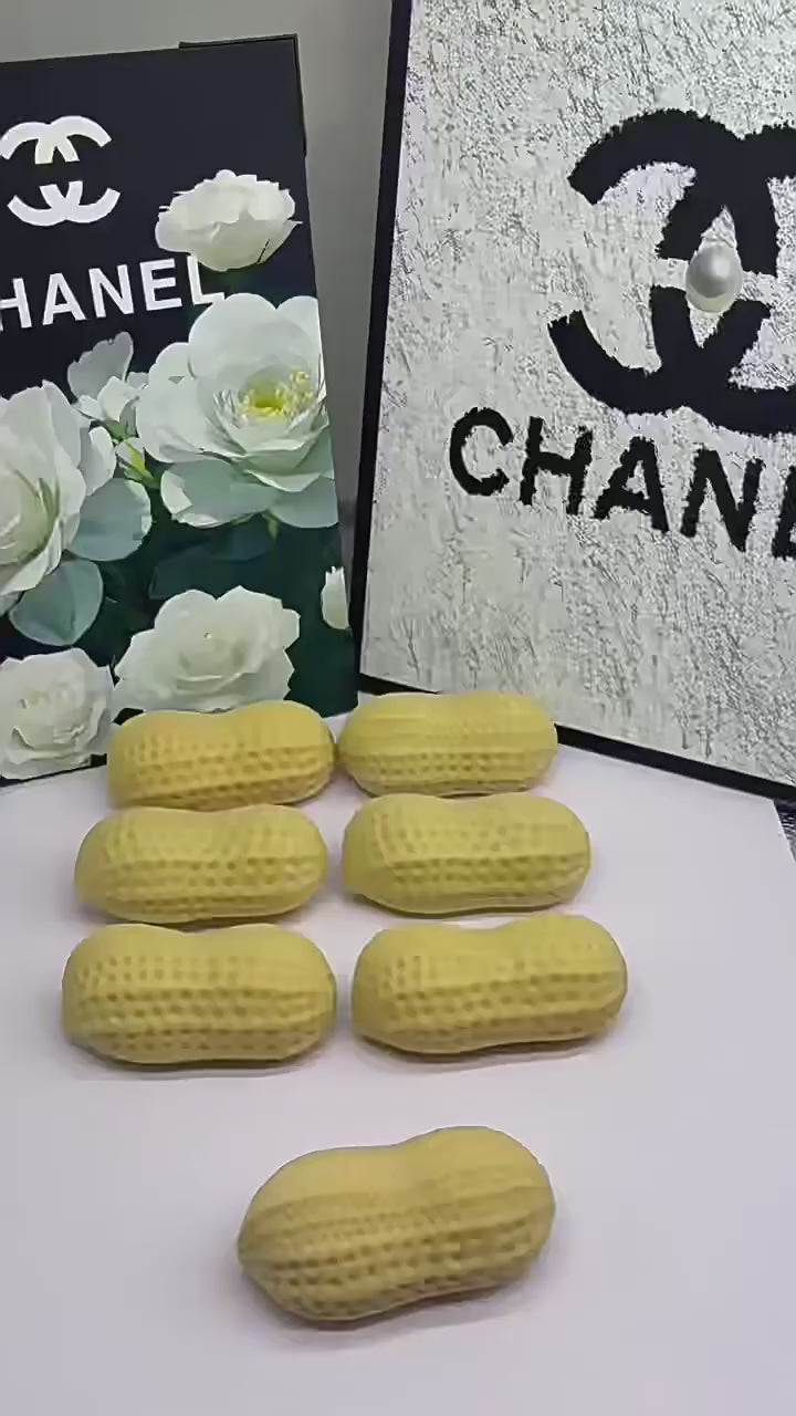 Peanut Squishy Fidget Toy – Stretch & Squeeze Stress Reliever